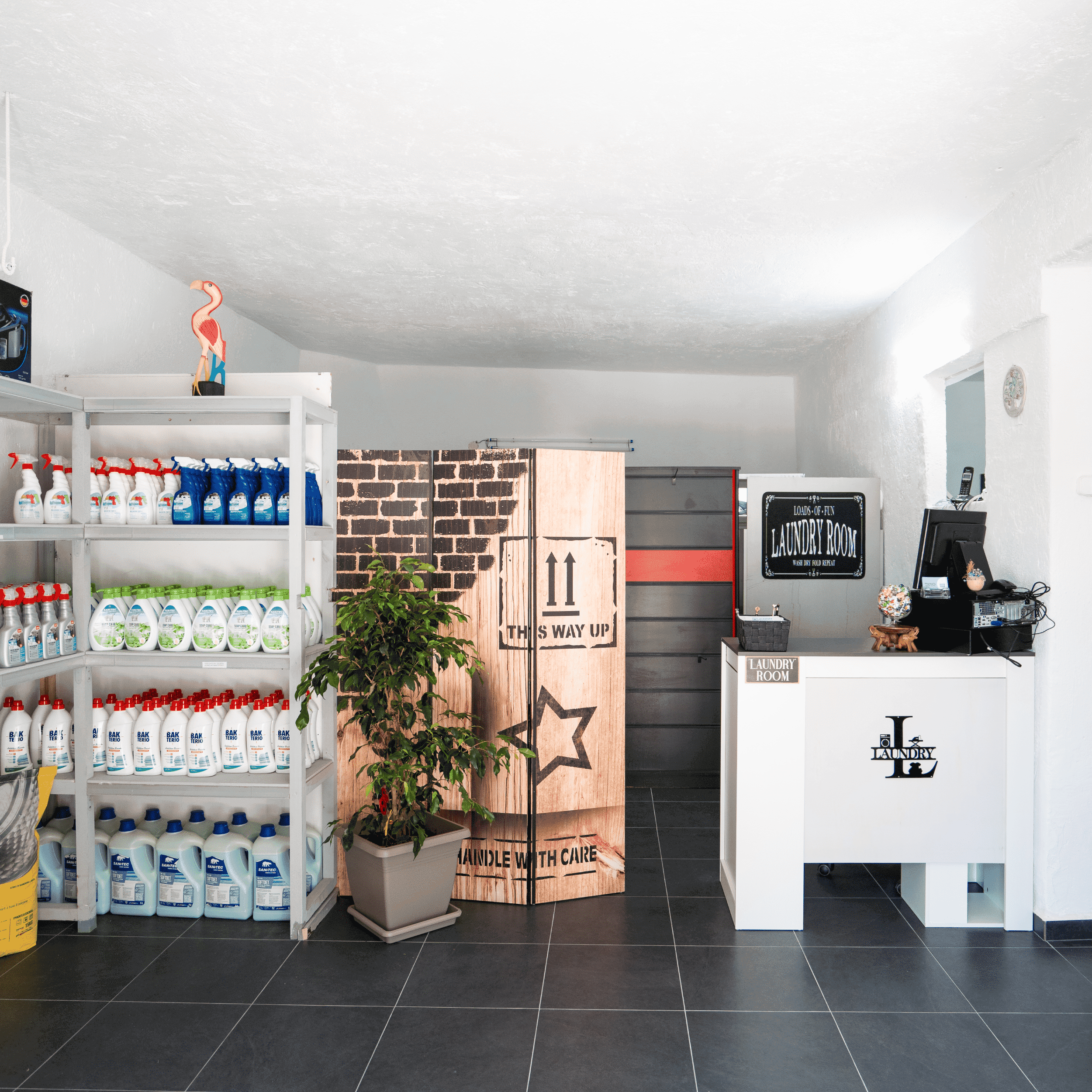 Mama's Laundry entrance